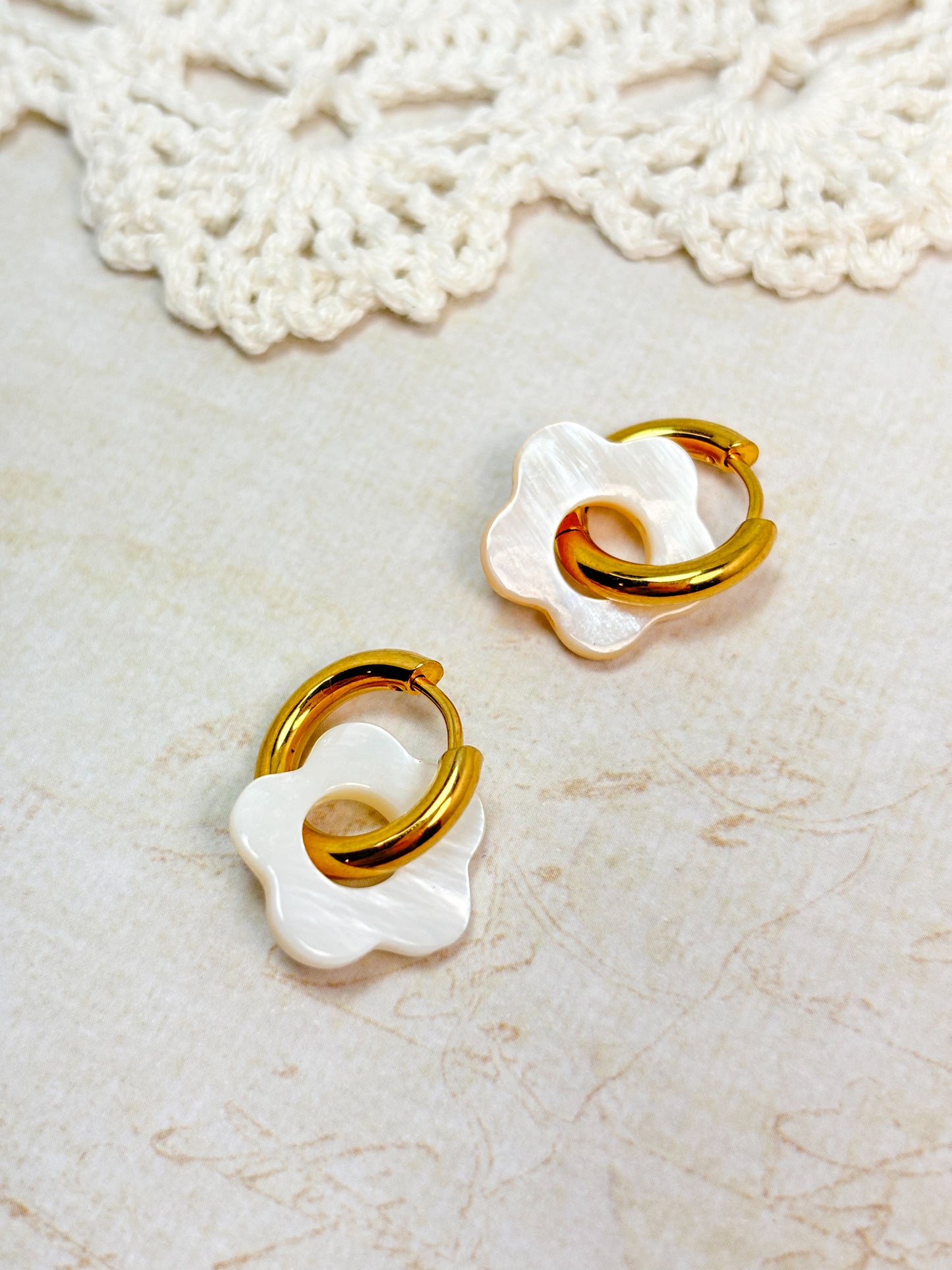 Seaside Flower - Shell Flower Hoop Earrings